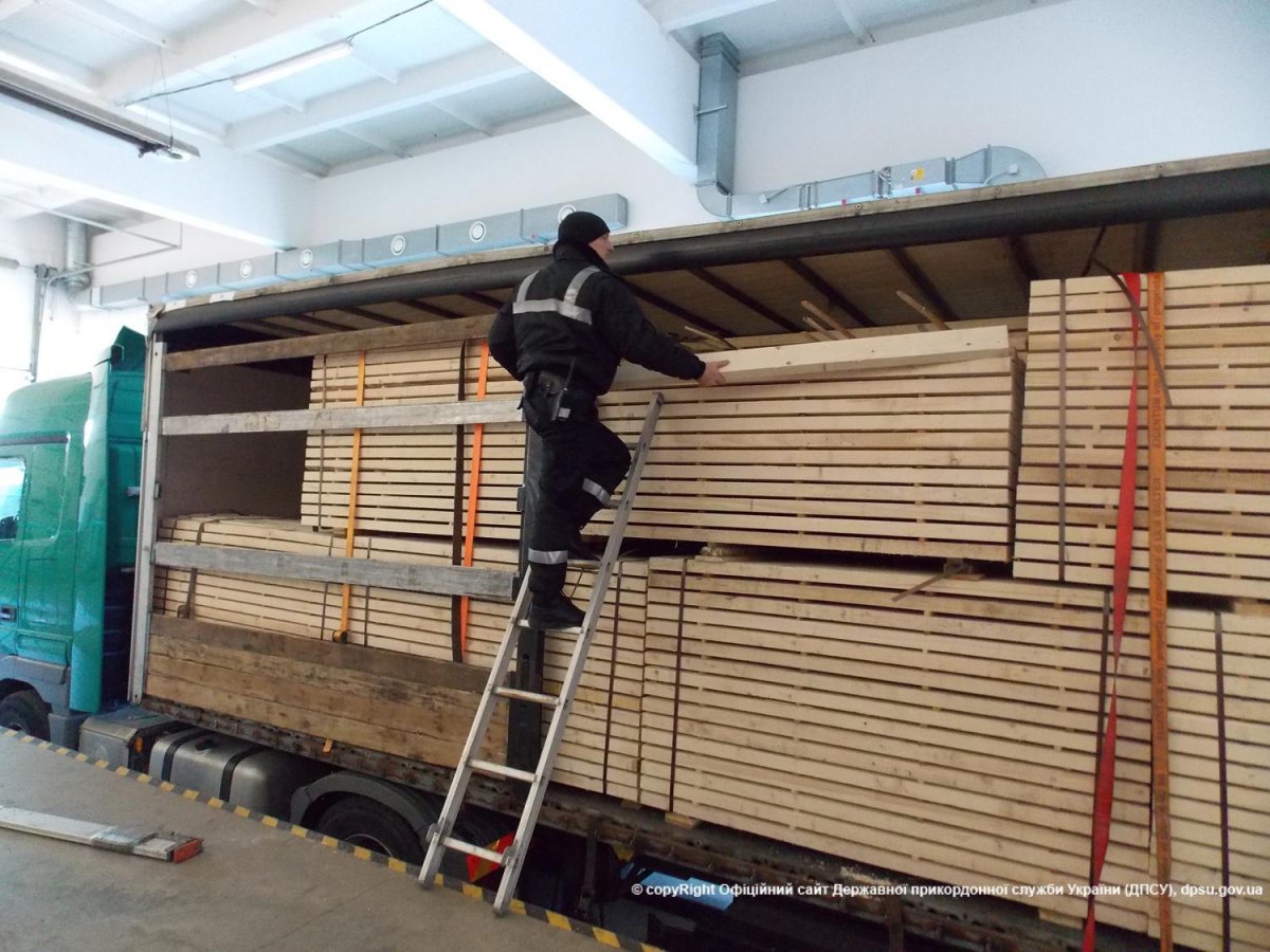 Погрузка пиломатериалов