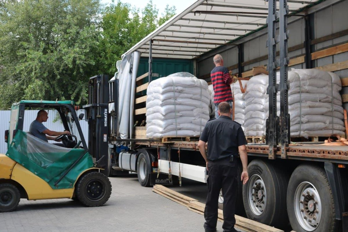 Погрузка мешков