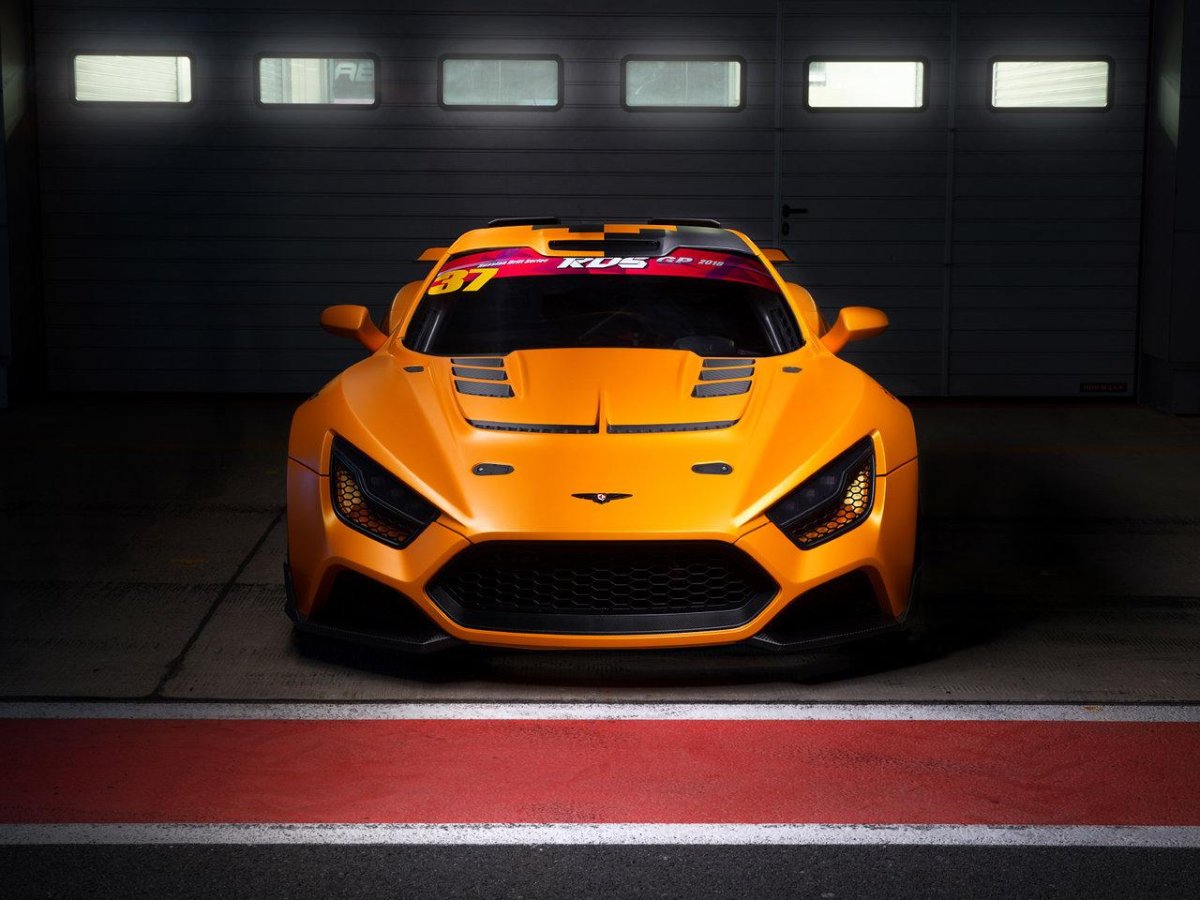 Гиперкар фланкер