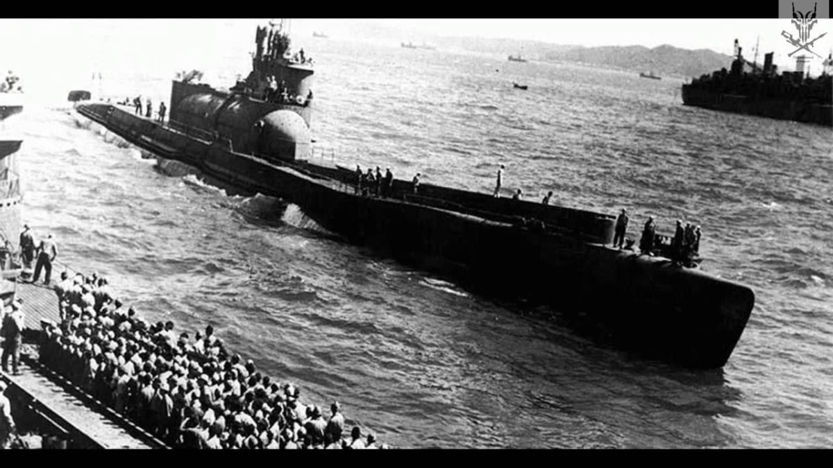 Японская подводная лодка i-400