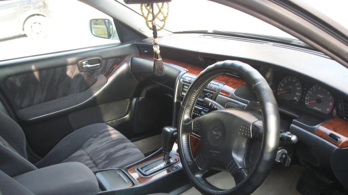 Nissan Laurel c35 Club s салон