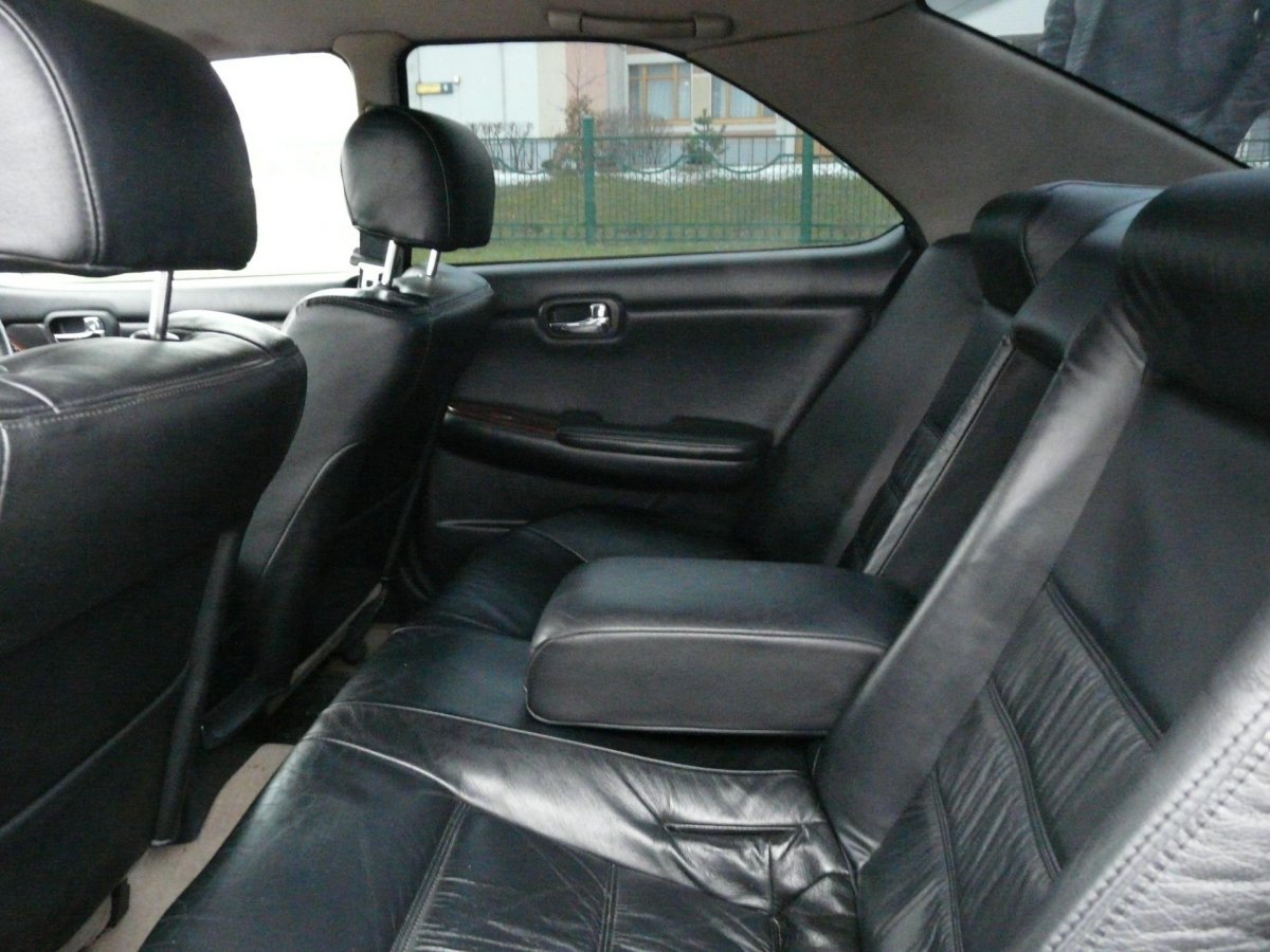 Laurel c35 салон