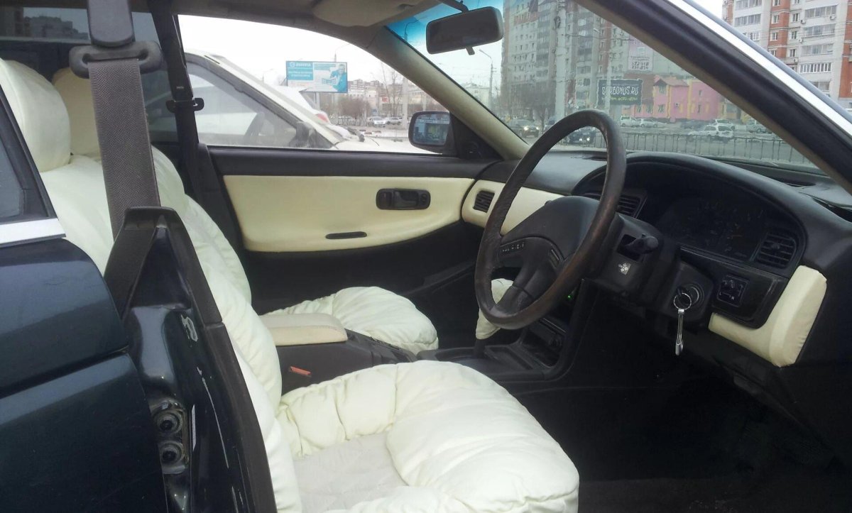 Laurel c33 салон