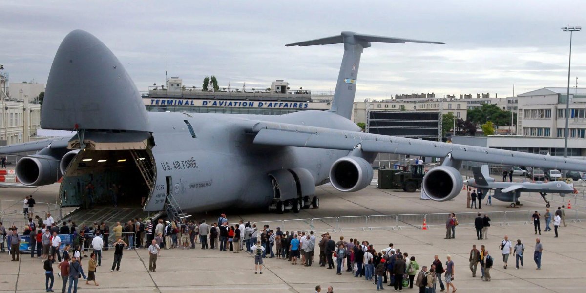 C5 Galaxy самолет