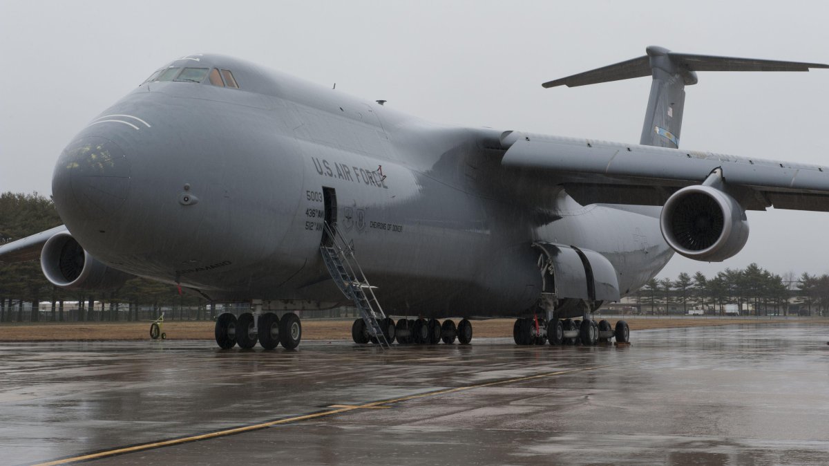 C5 Galaxy vs АН 124