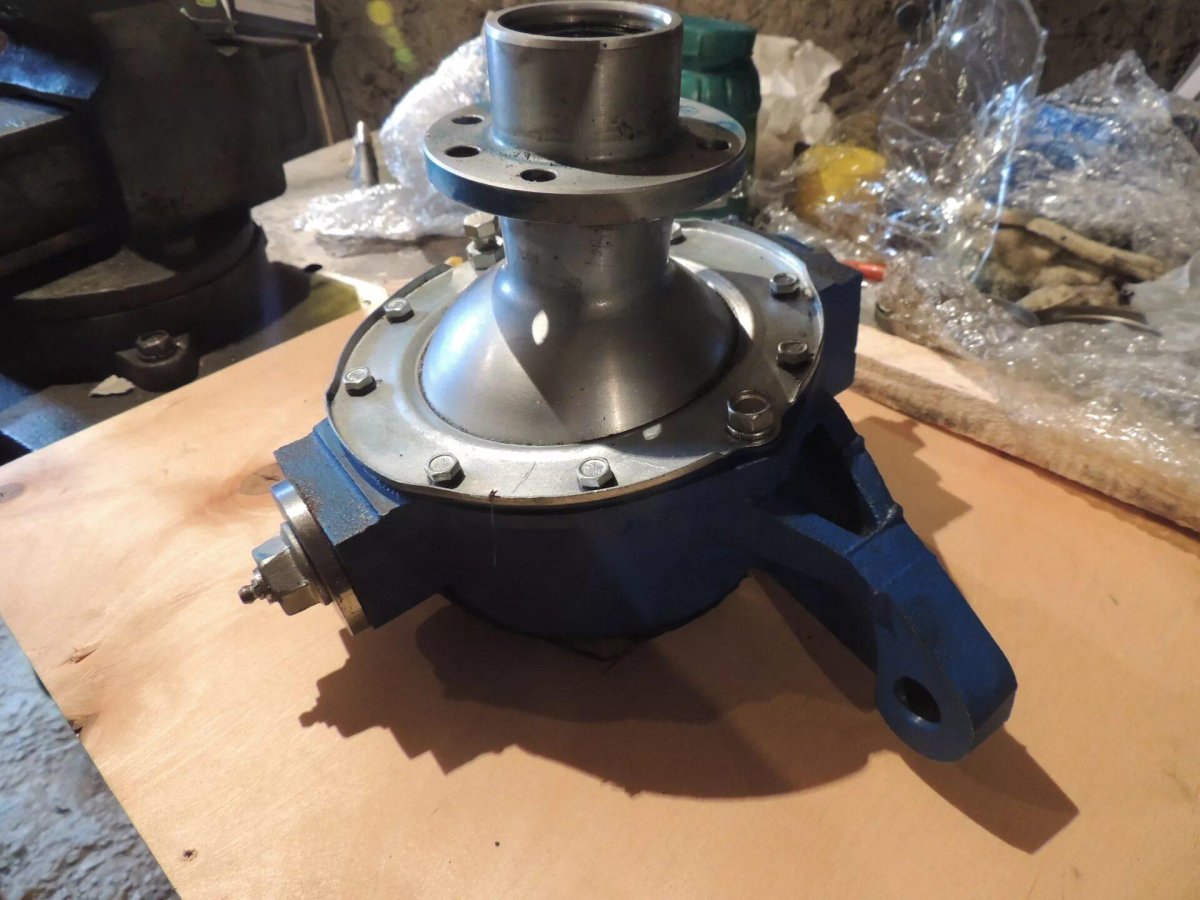 Поворотный кулак УАЗ 469