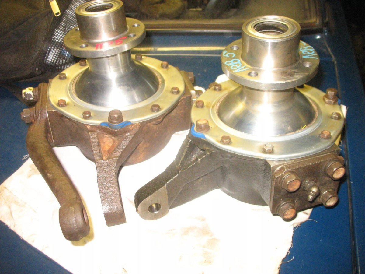 Поворотный кулак УАЗ 469