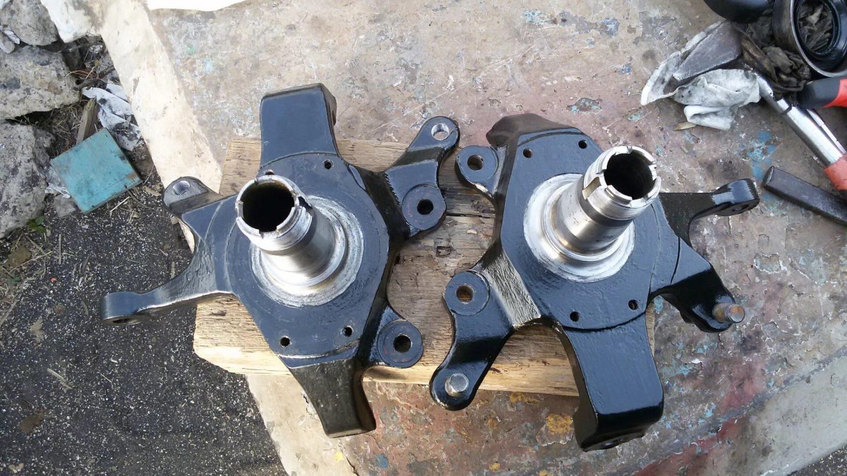 Поворотный кулак Ниссан Террано