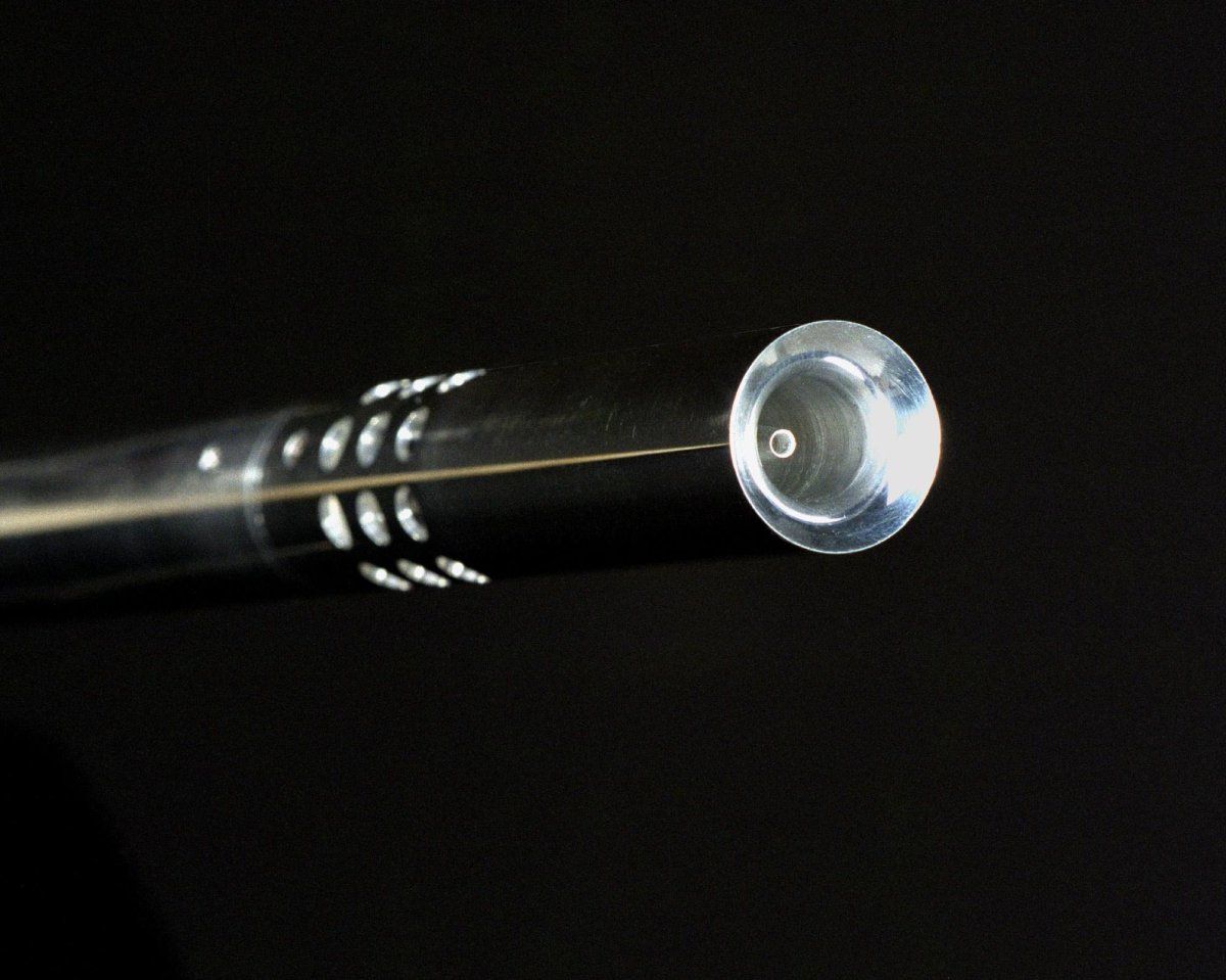 Трубка в которой внутри лед