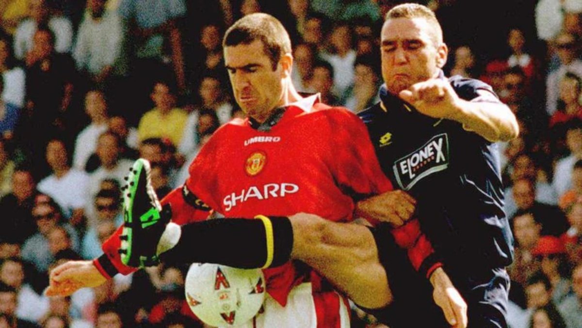 Винни Джонс футболист