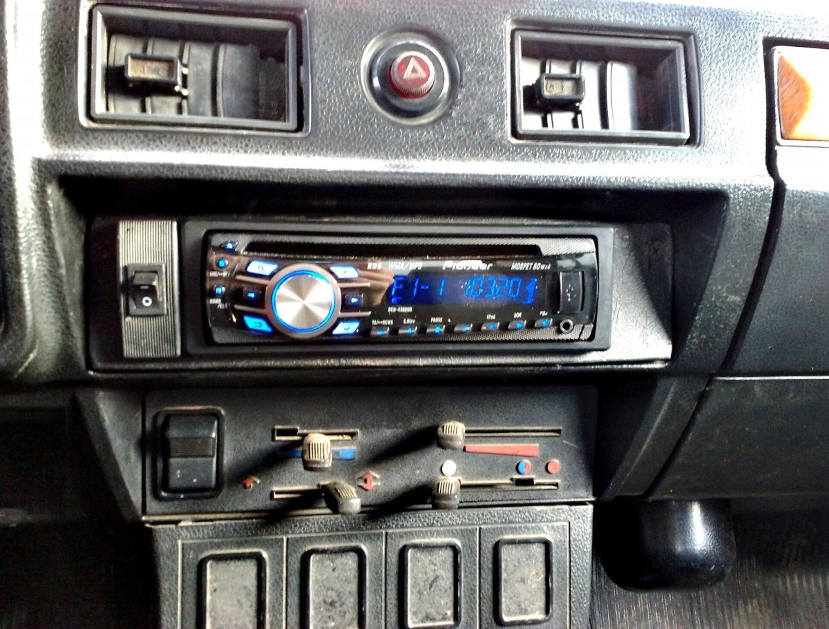 ГАЗ 2410 магнитола