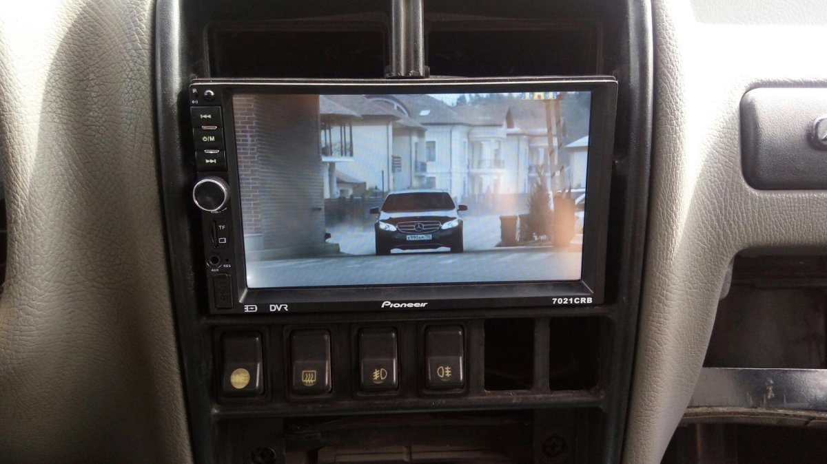 2 Din магнитола в Волгу 31105