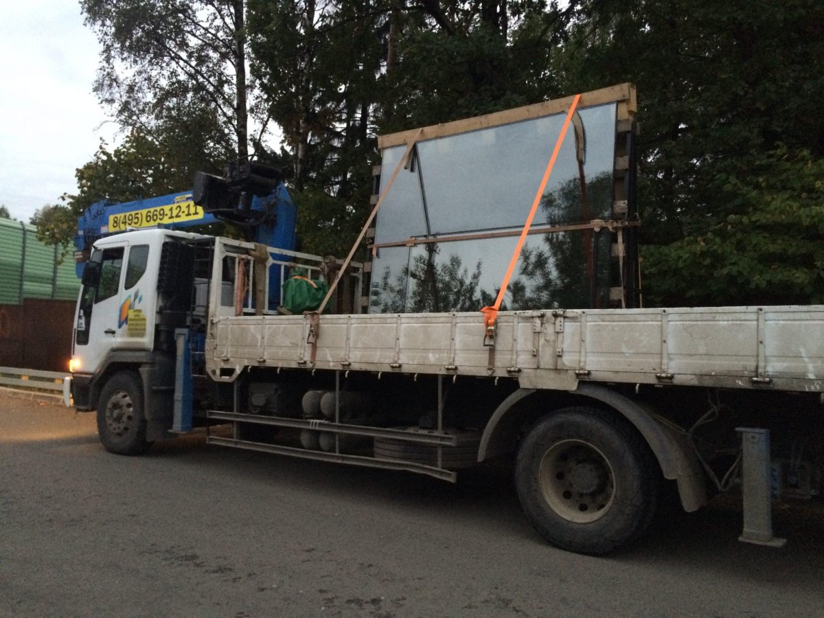 Манипулятор с пирамидой