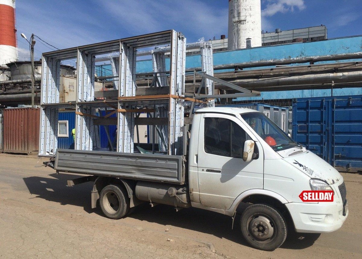 Газель Некст с пирамидой