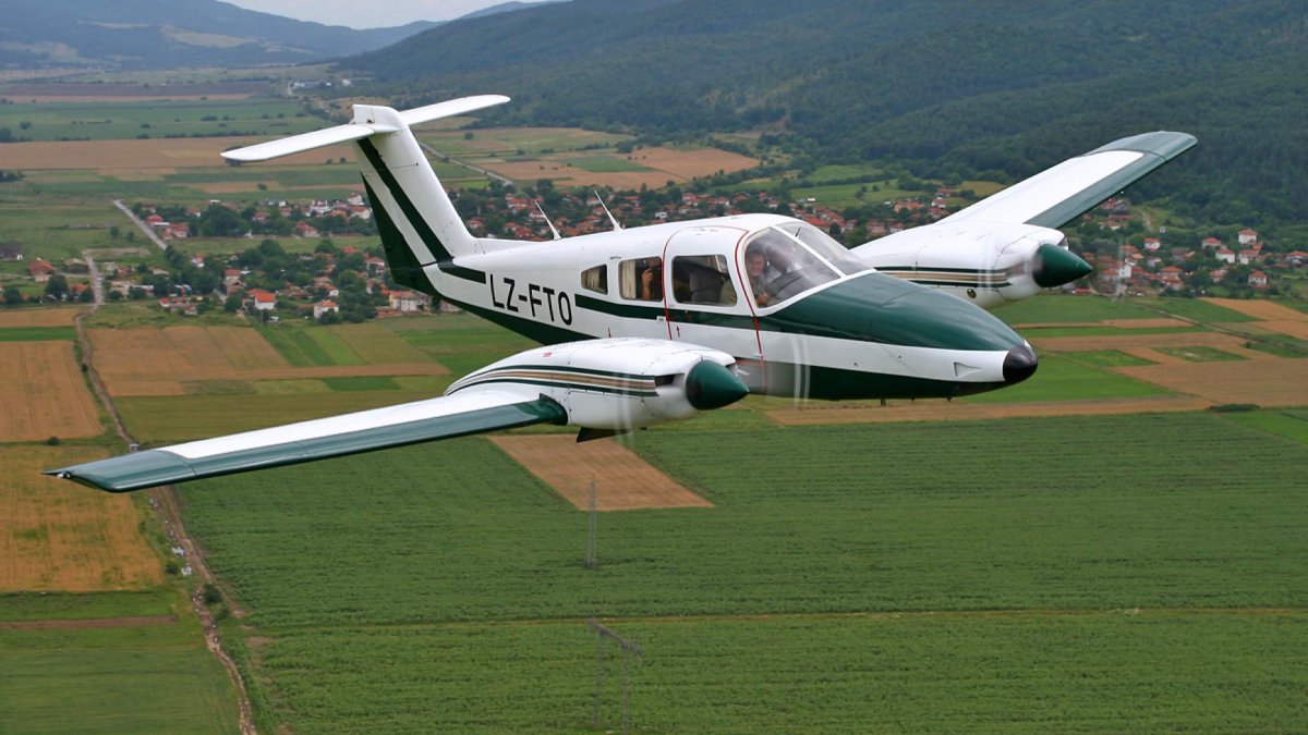 Легкомоторный самолет "Piper pa-32"