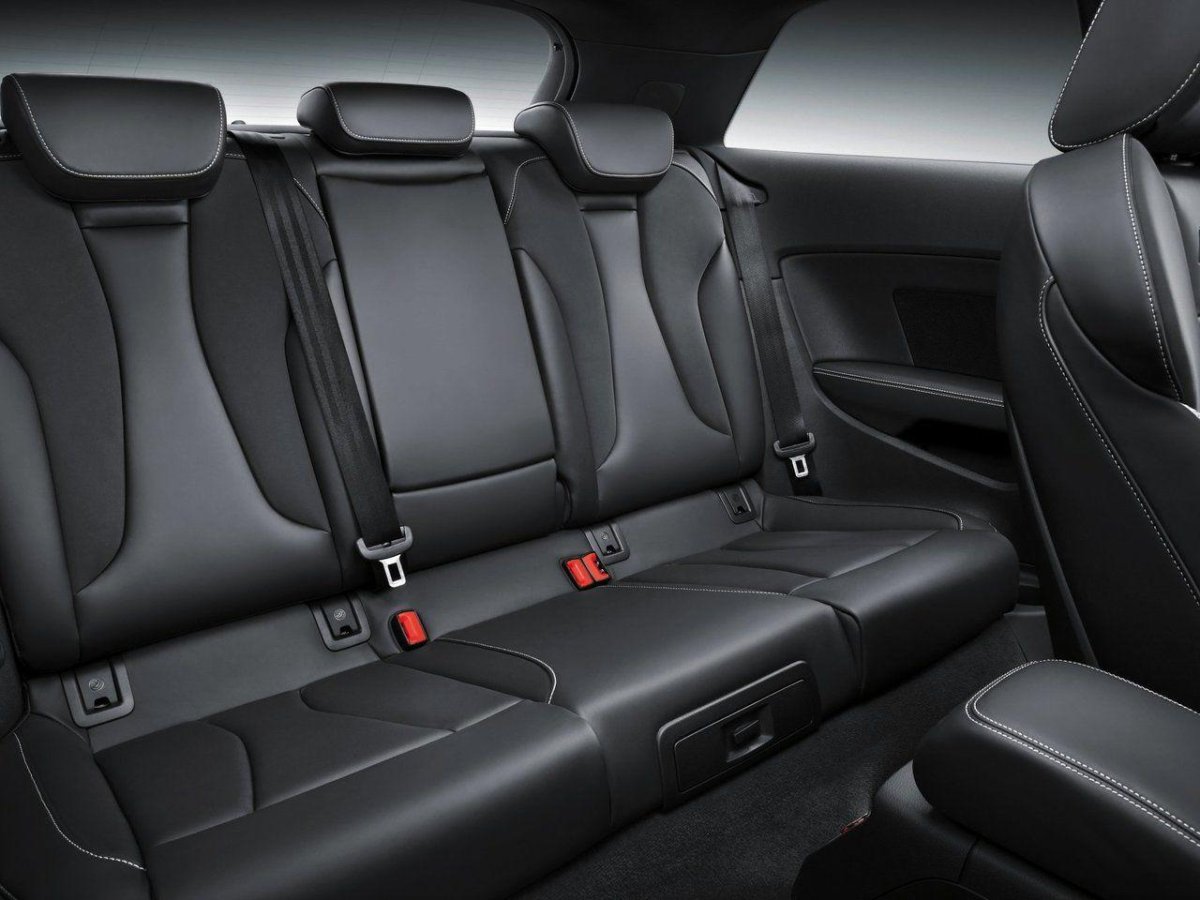 Ауди а3 салон сзади