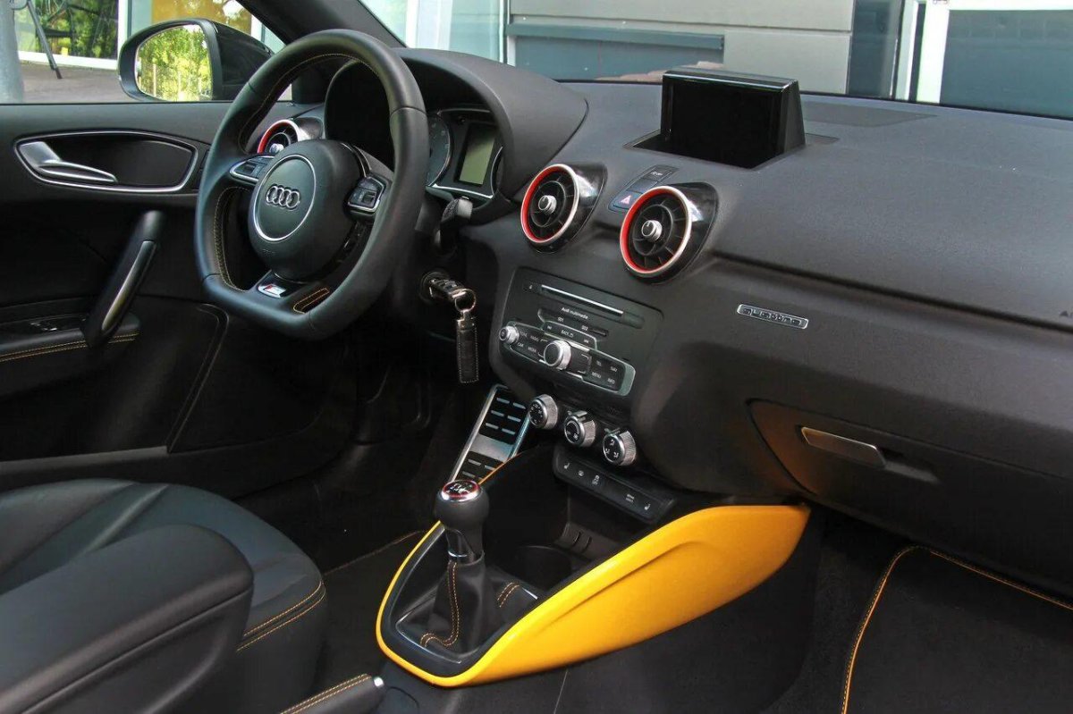 Audi s1 салон