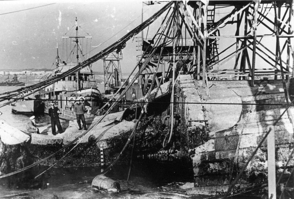 Подрыв линкора Новороссийск в 1955г