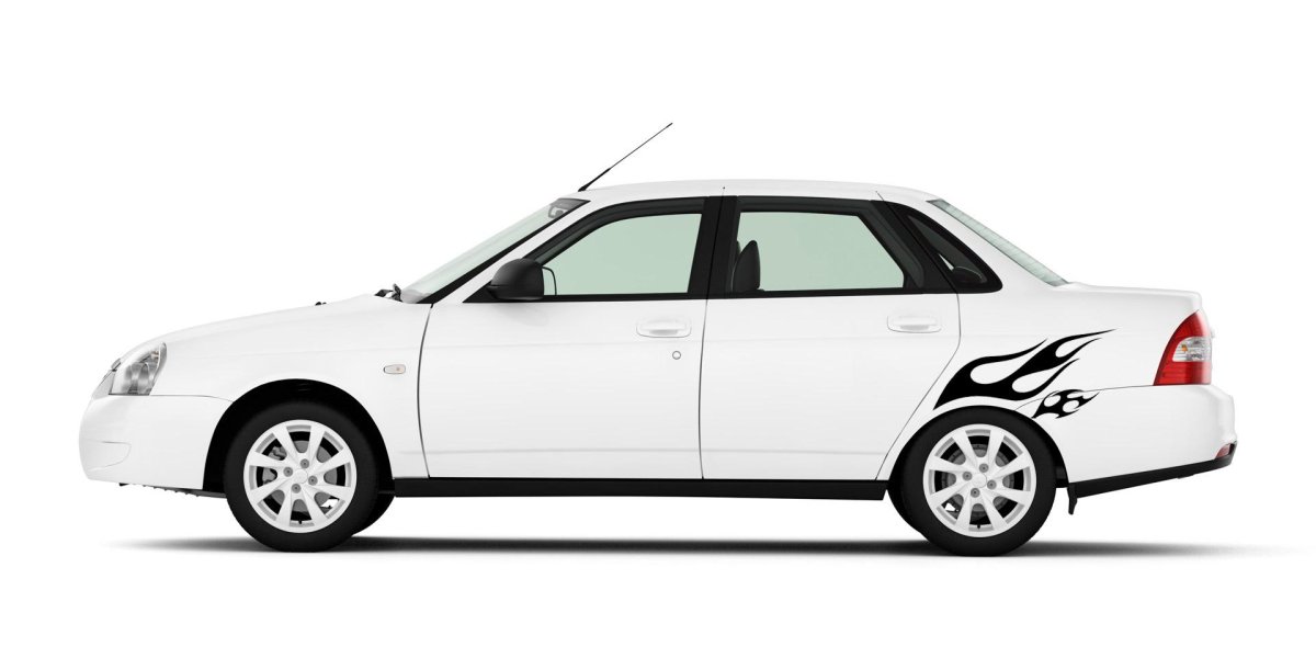 Лада Приора 2 сбоку