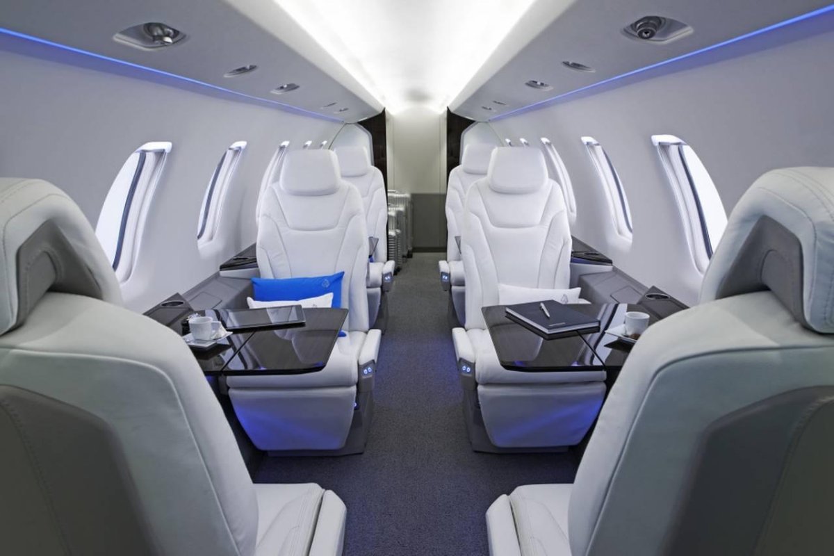 Самолет бизнес-Джет Pilatus PC-24