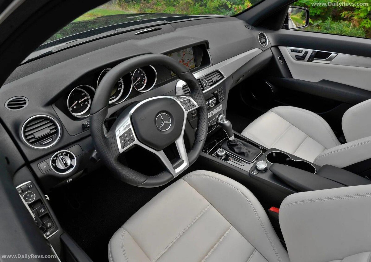 Mercedes Benz c63 AMG салон