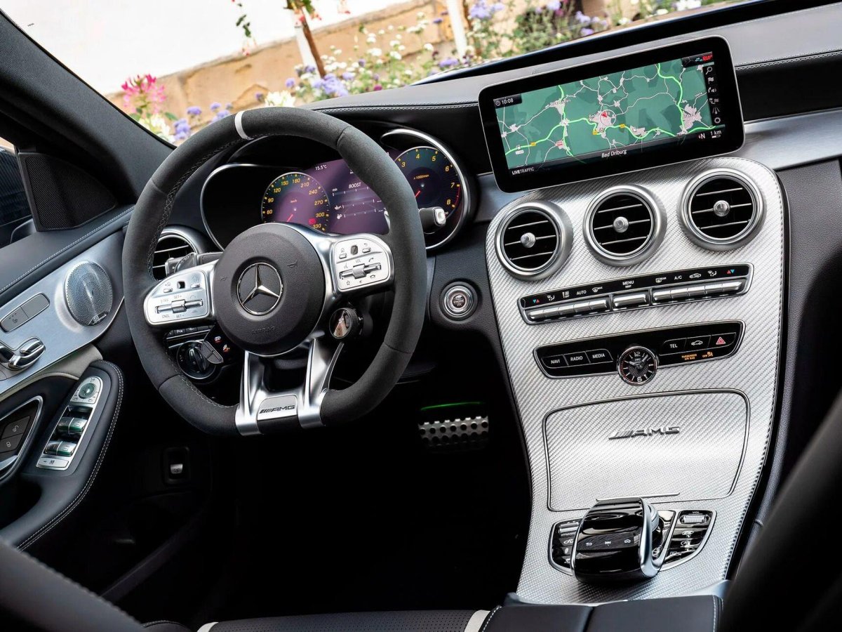 Мерседес АМГ 63 салон