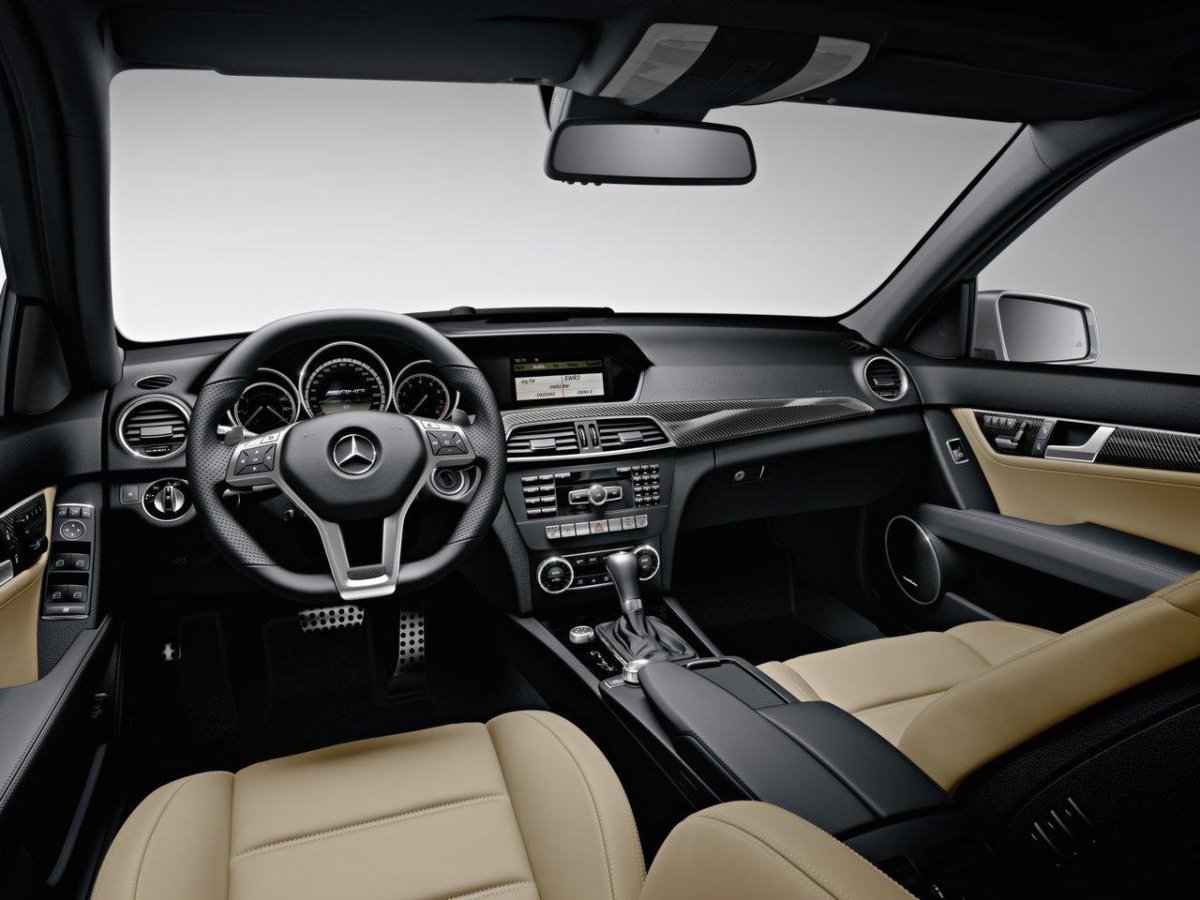 Мерседес 204 АМГ салон