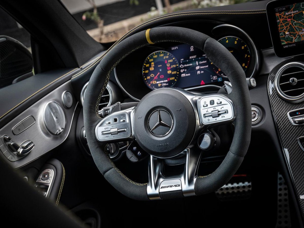 Мерседес c63 AMG салон
