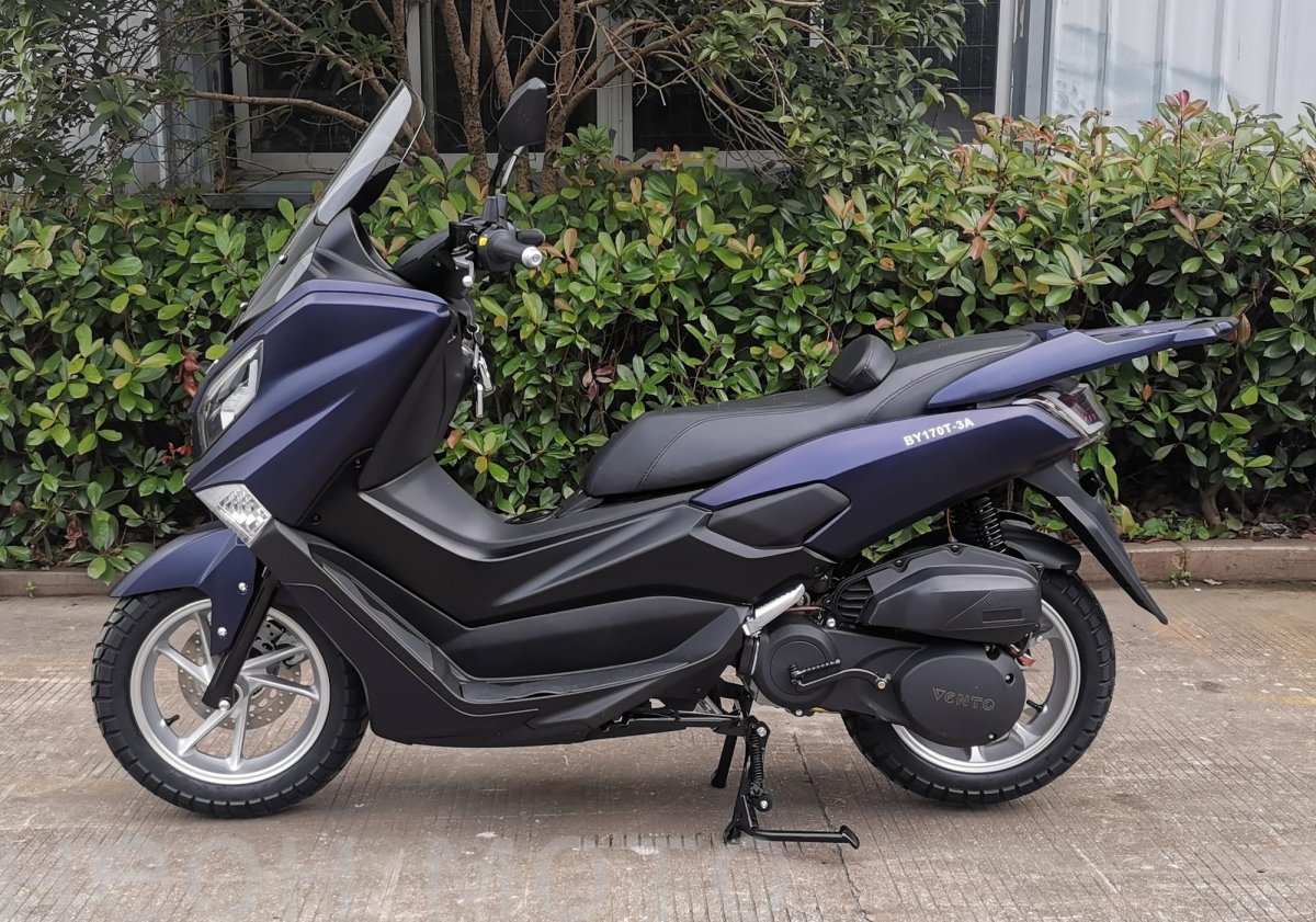 Скутер Vento Max 200