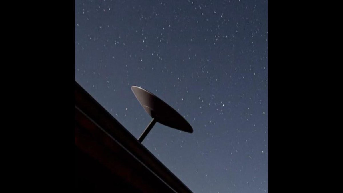 Спутники Старлинк в небе