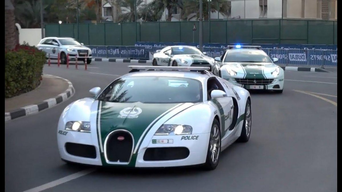 Бугатти Вейрон полиция Дубая