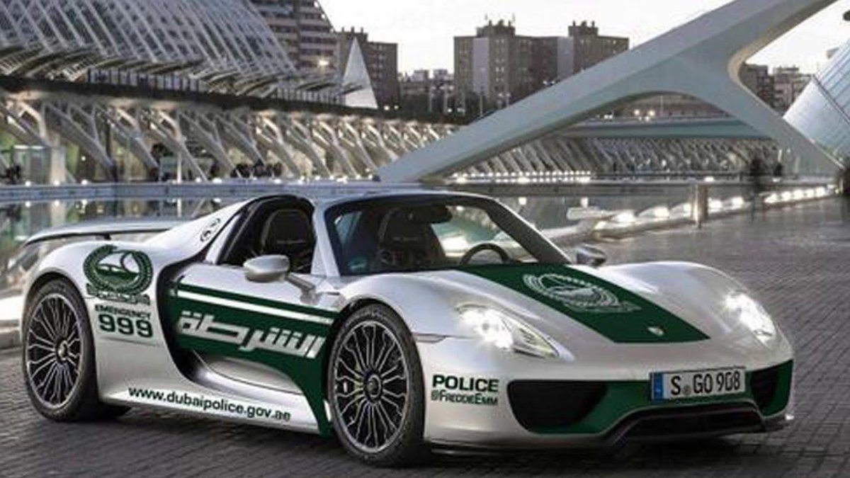 Porsche 918 Police