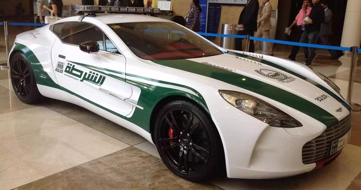 Астон Мартин one 77