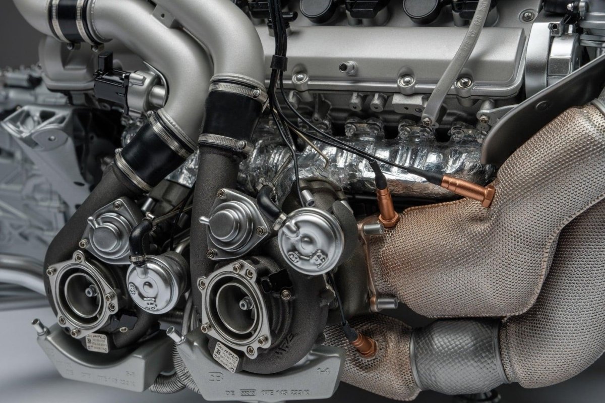 Двигатель Бугатти Chiron