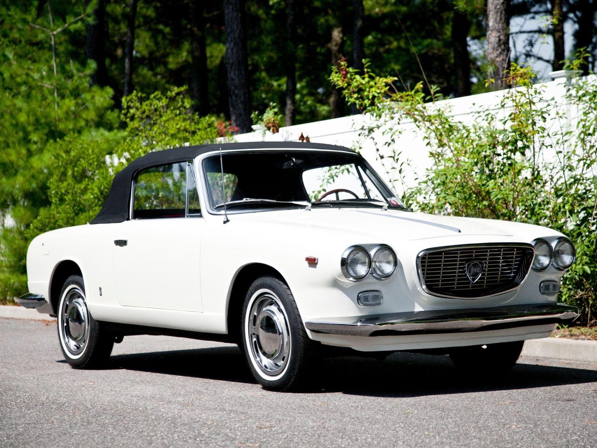 Lancia кабриолет