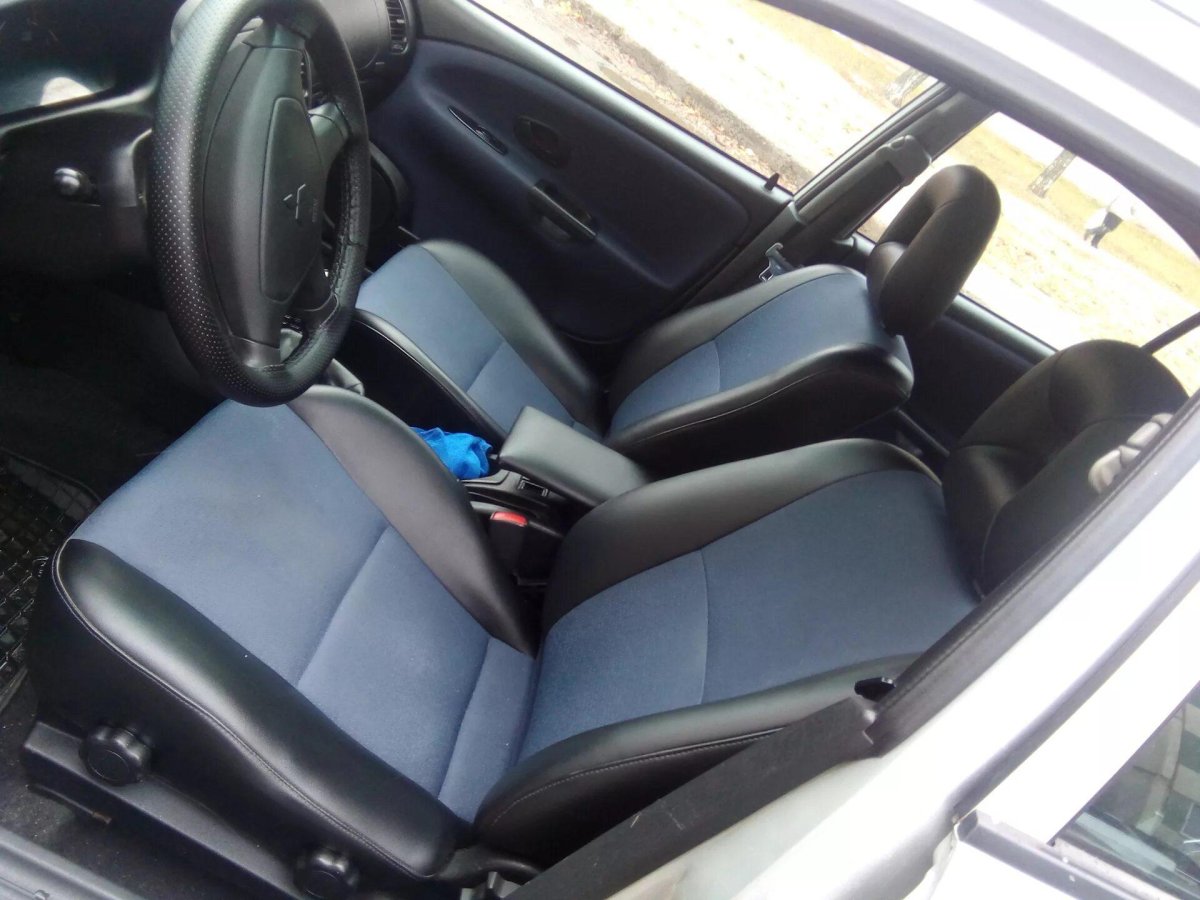 Сидения Митсубиси Каризма