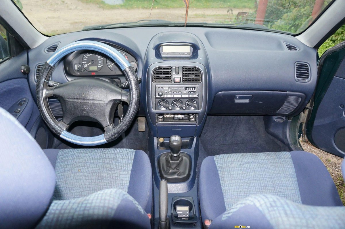 Mitsubishi Carisma 2000 салон