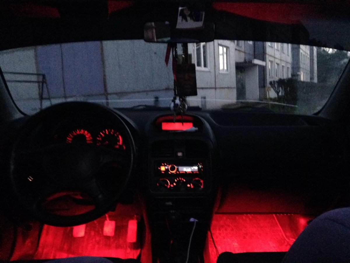 Митсубиси Каризма тюнинг салона