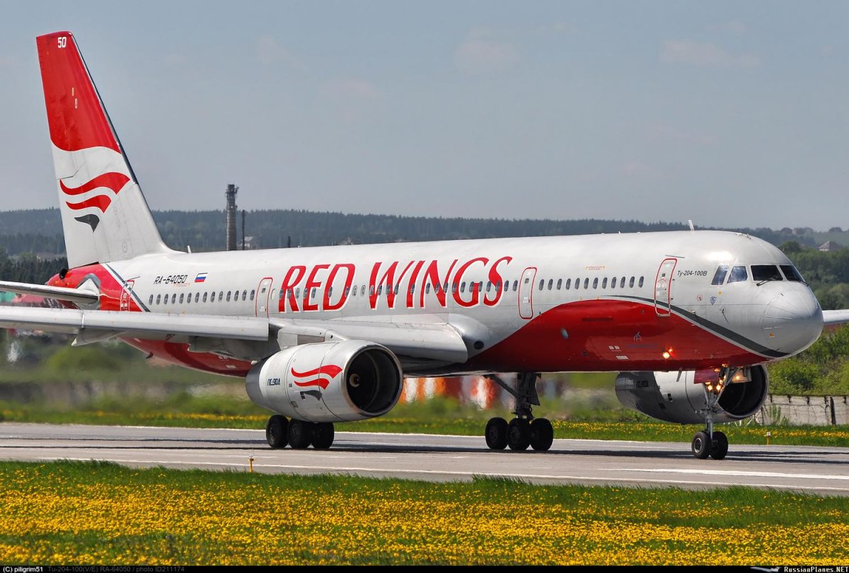 Ту-204 ред Вингс
