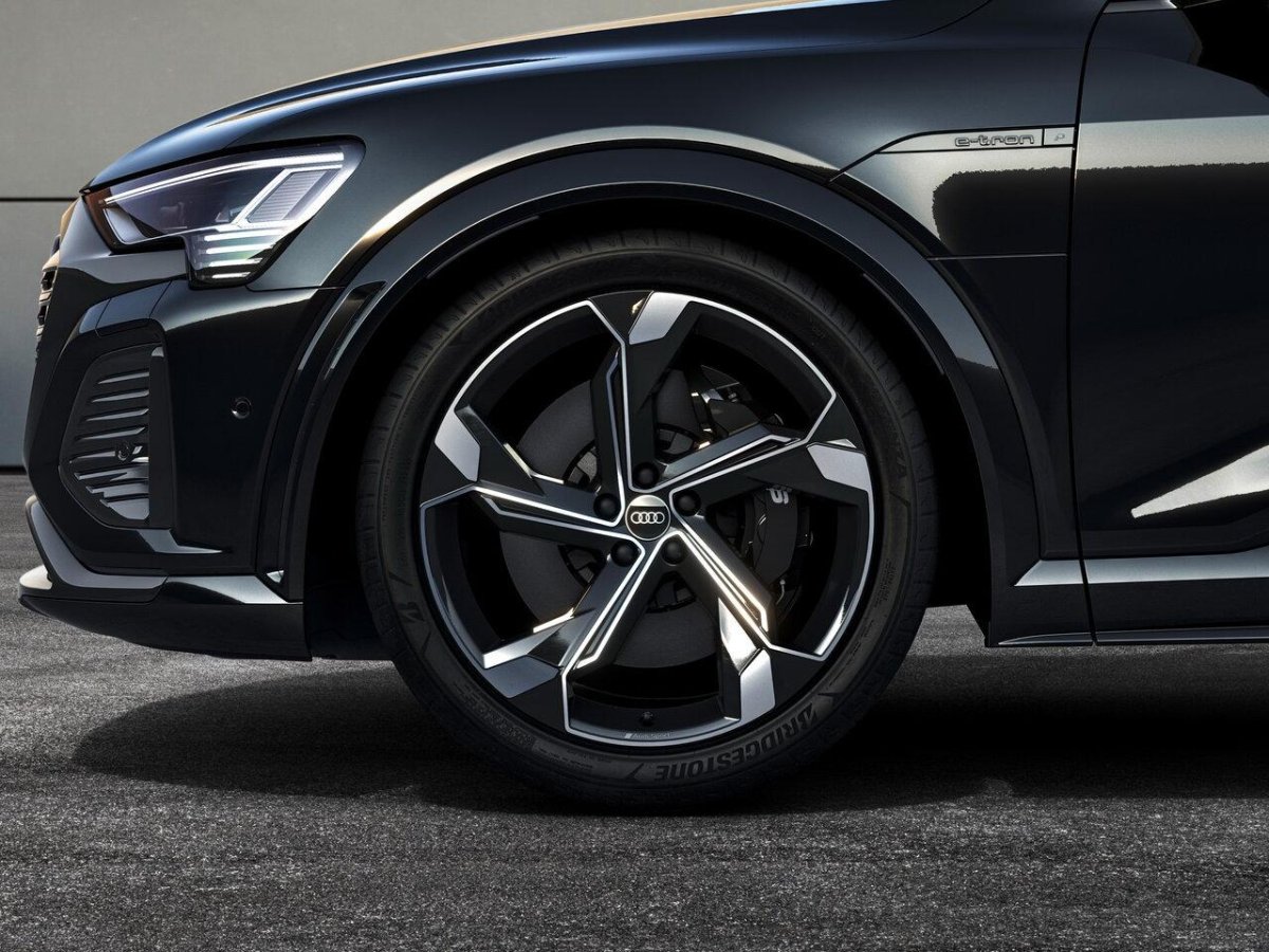 Audi e-tron 2024