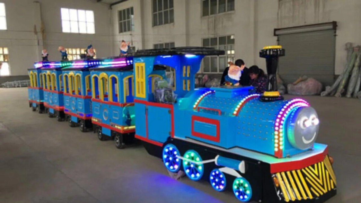 Детский аттракцион паровозик безрельсовый