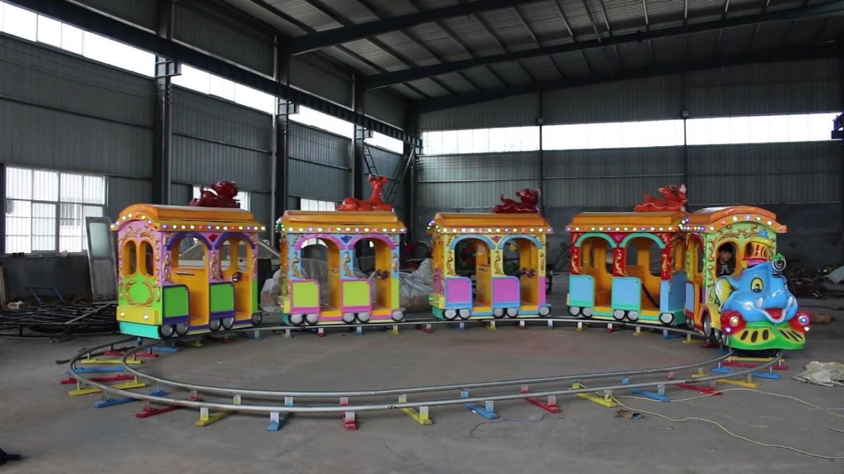 Аттракцион безрельсовый поезд
