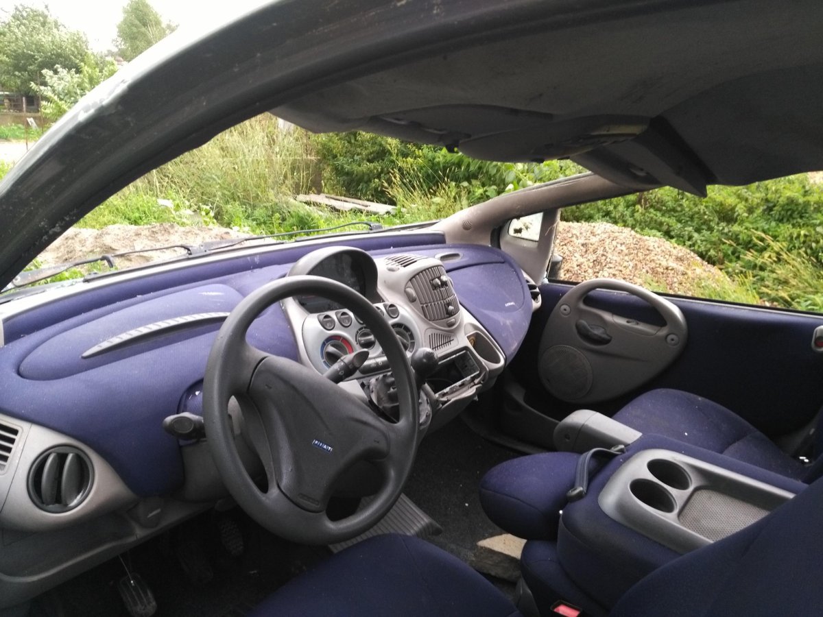 Multipla машина салон