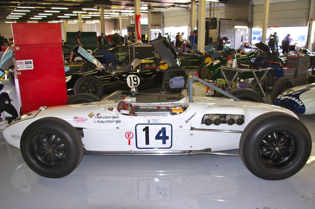 Lotus 18