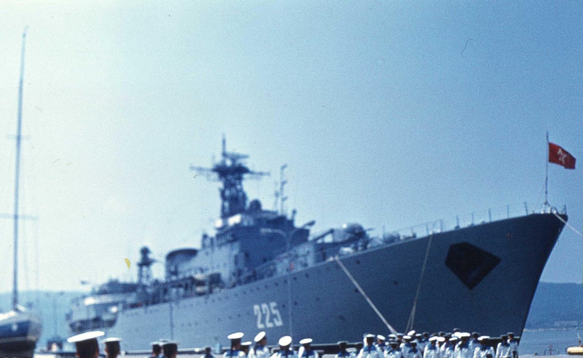 Гангут учебный корабль Балтийского флота