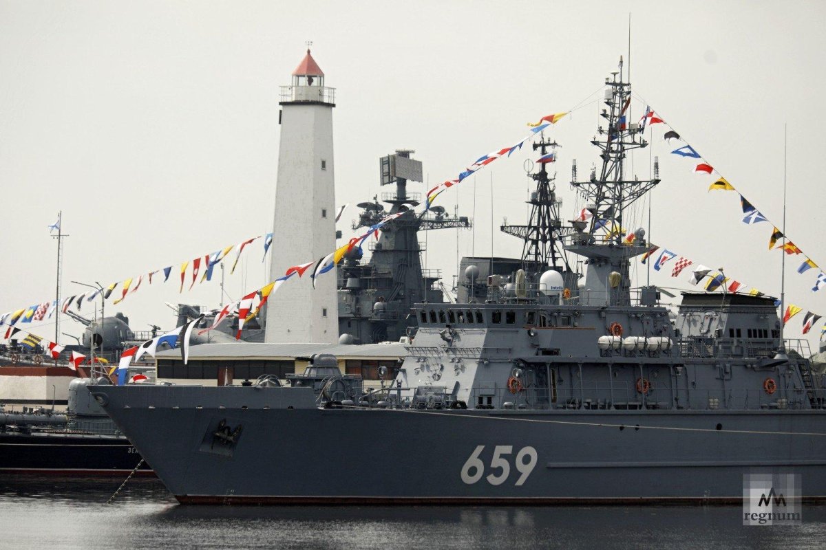 Беспокойный корабль Кронштадт