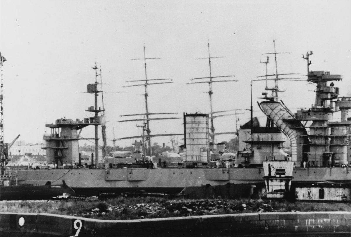 Линкор Гангут Октябрьская революция