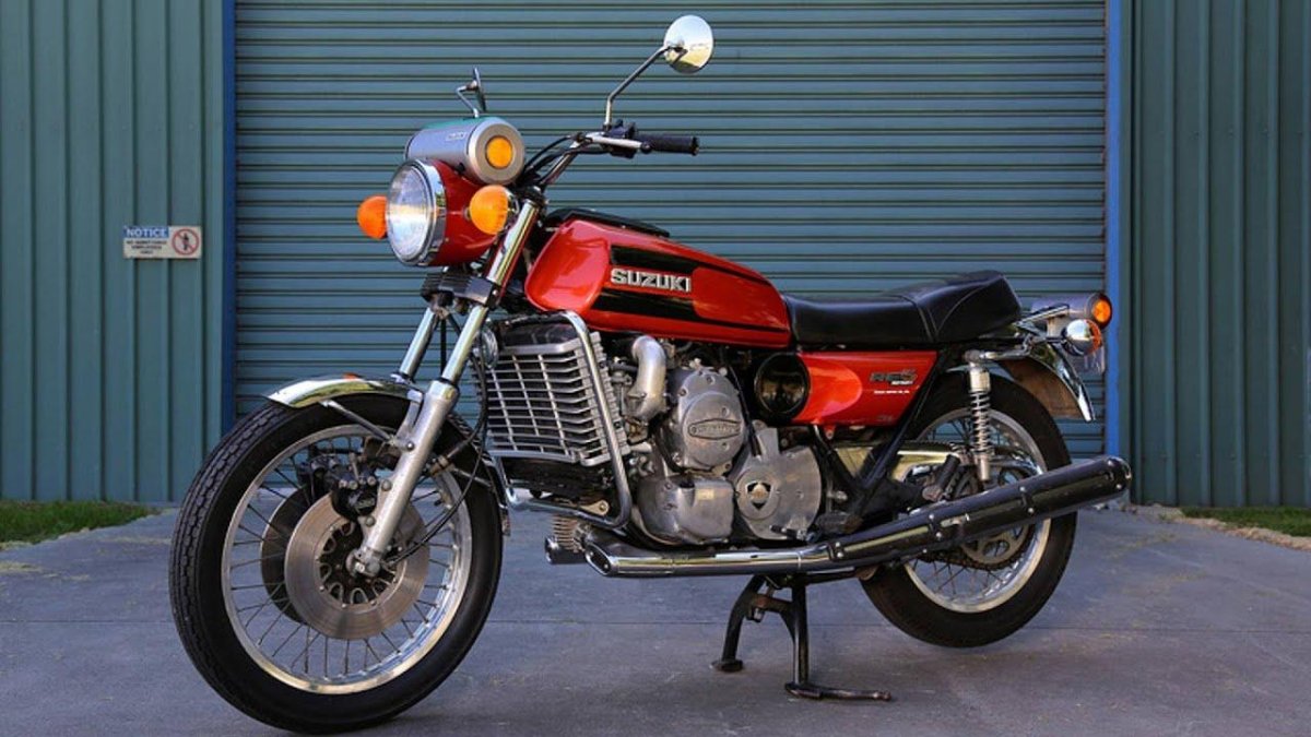 Suzuki re5