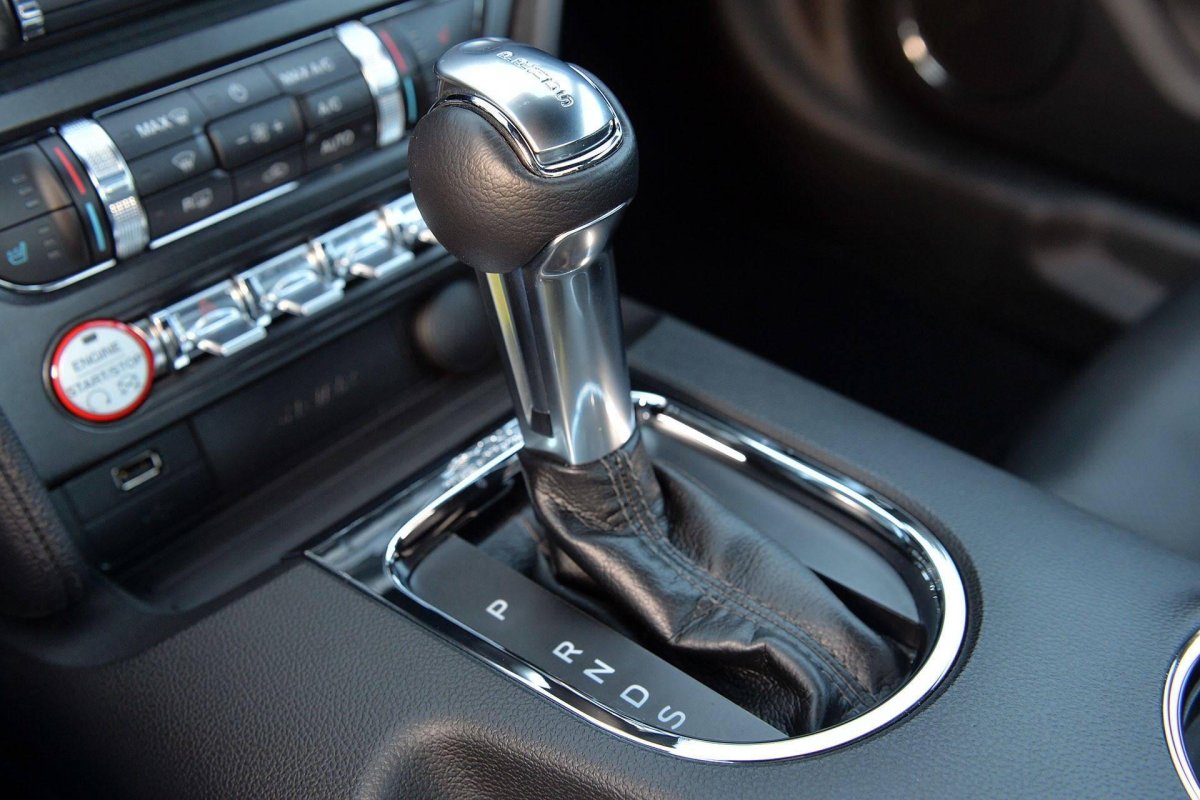 Автомат коробка Mustang 2015