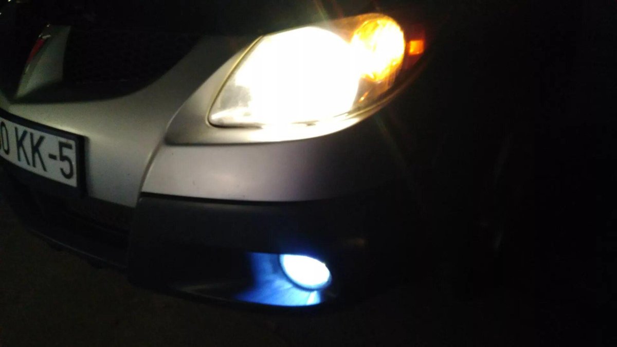Лампа дальнего света Pontiac Vibe 2010